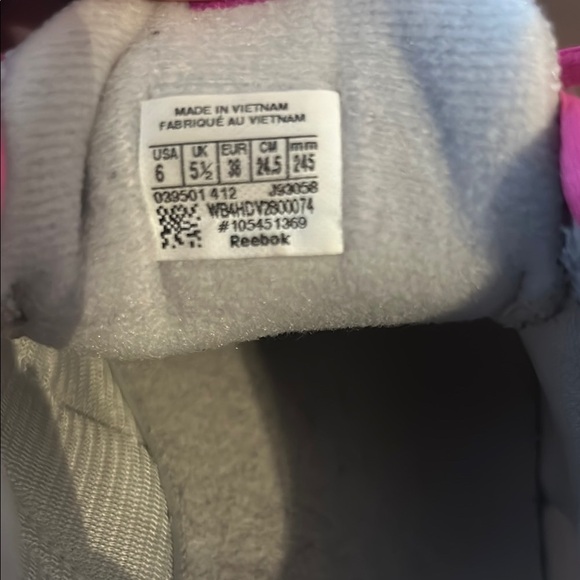 Reebok Gray and Pink Athletic Sneakers with Breathable Mesh vintage - Picture 3 of 7